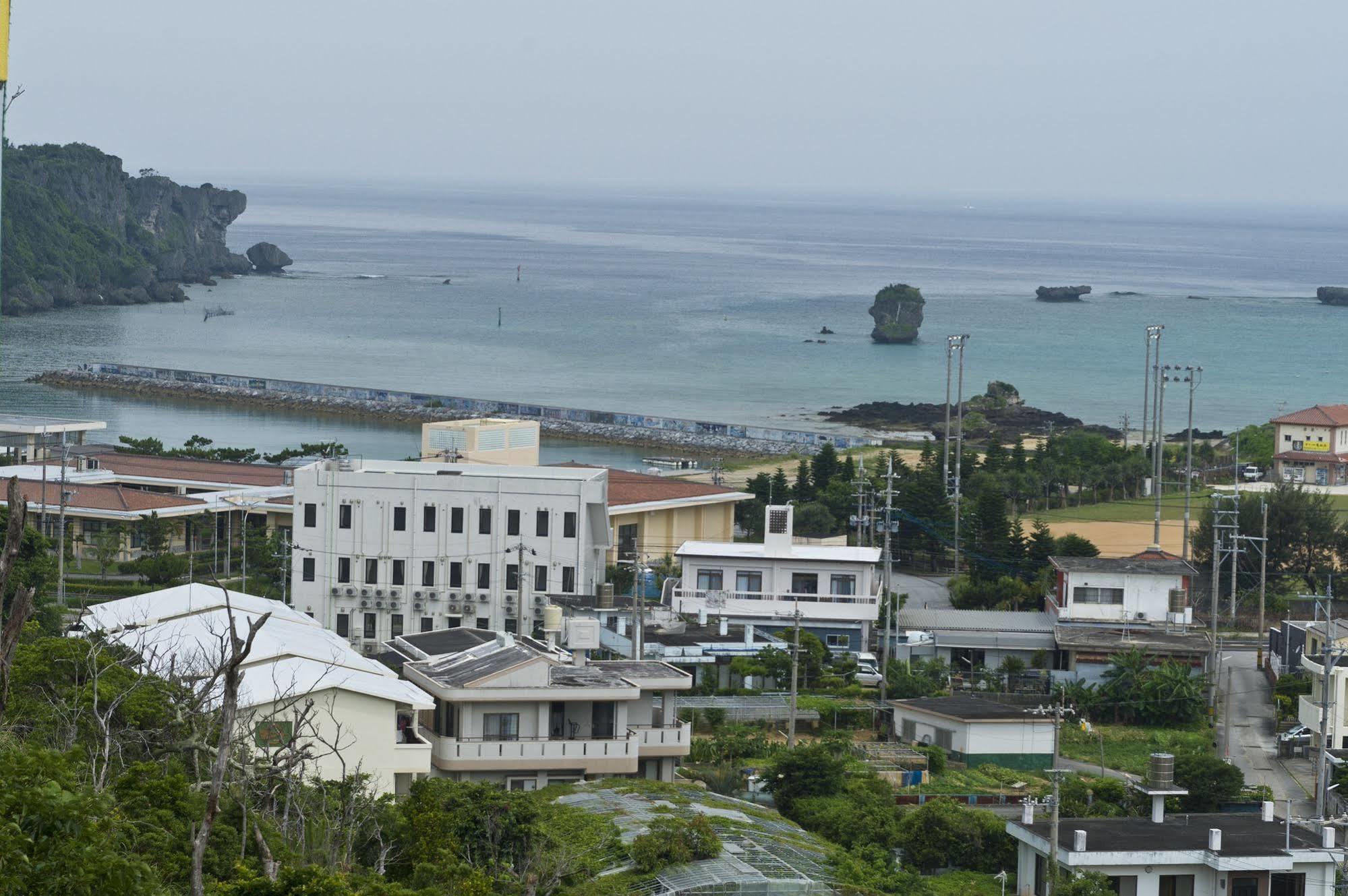 Pangoo Onna Japanese Style Hotel Exterior foto